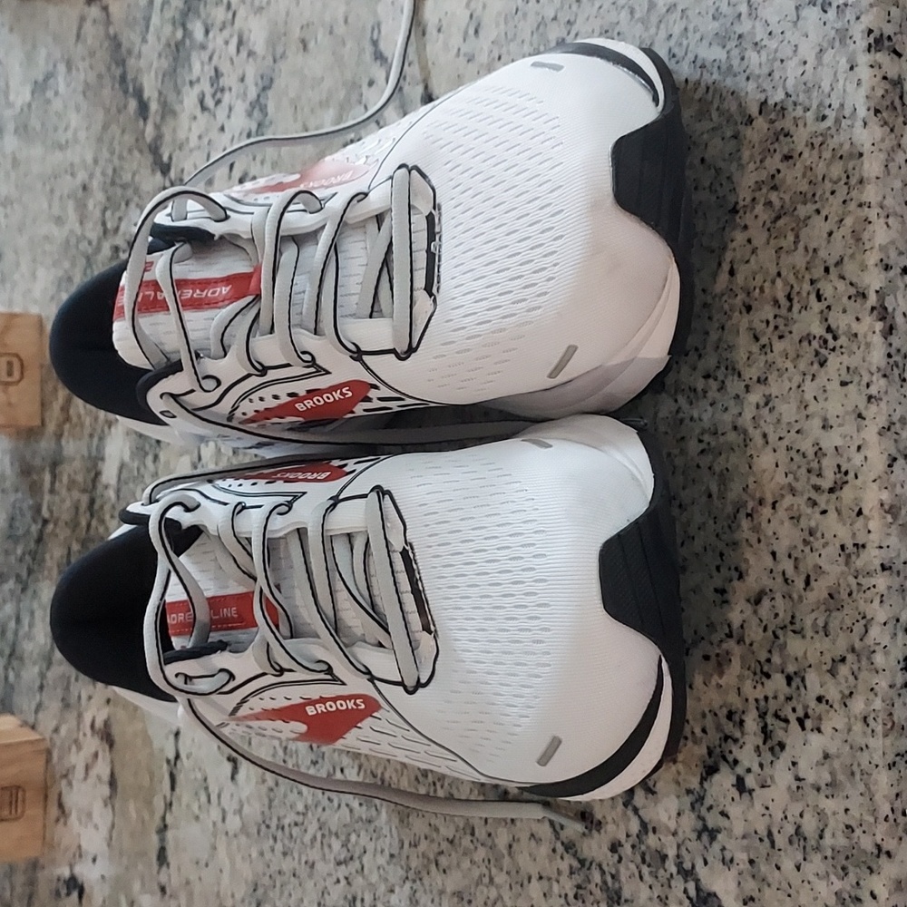 Brooks Adrenaline GTS 21